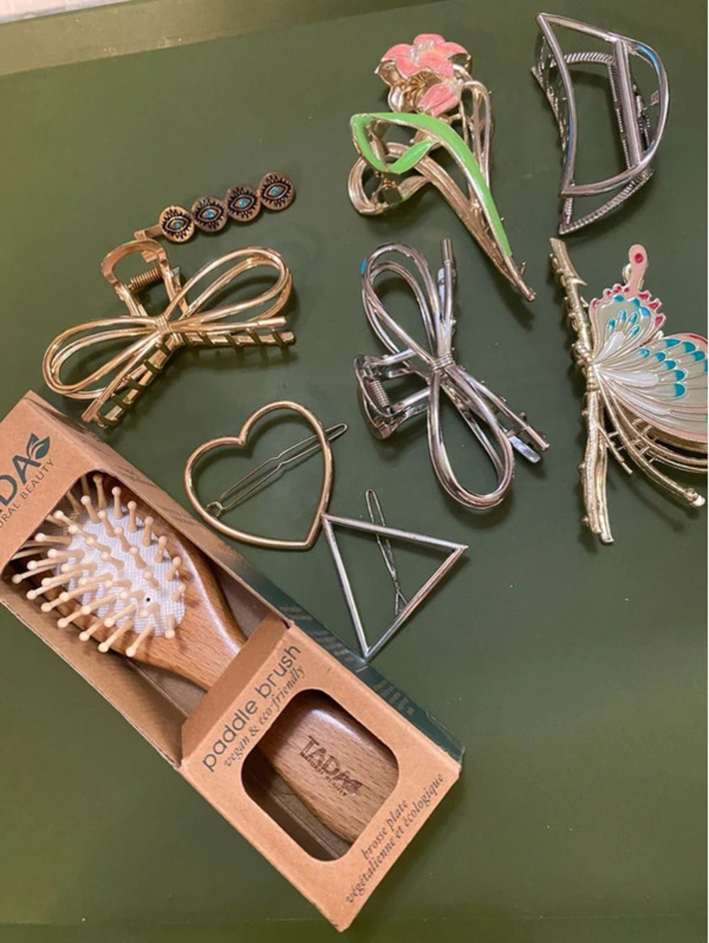 TADA brush and metal clips
